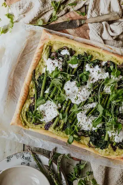 plaattaart van asperges bij furmint uit oostenrijk